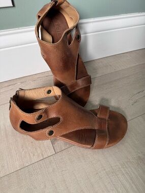 BED|STU Brown Leather Cutout Sandals